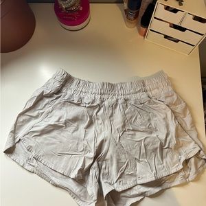 Lululemon Tracker Low-Rise Lined Short 4’’